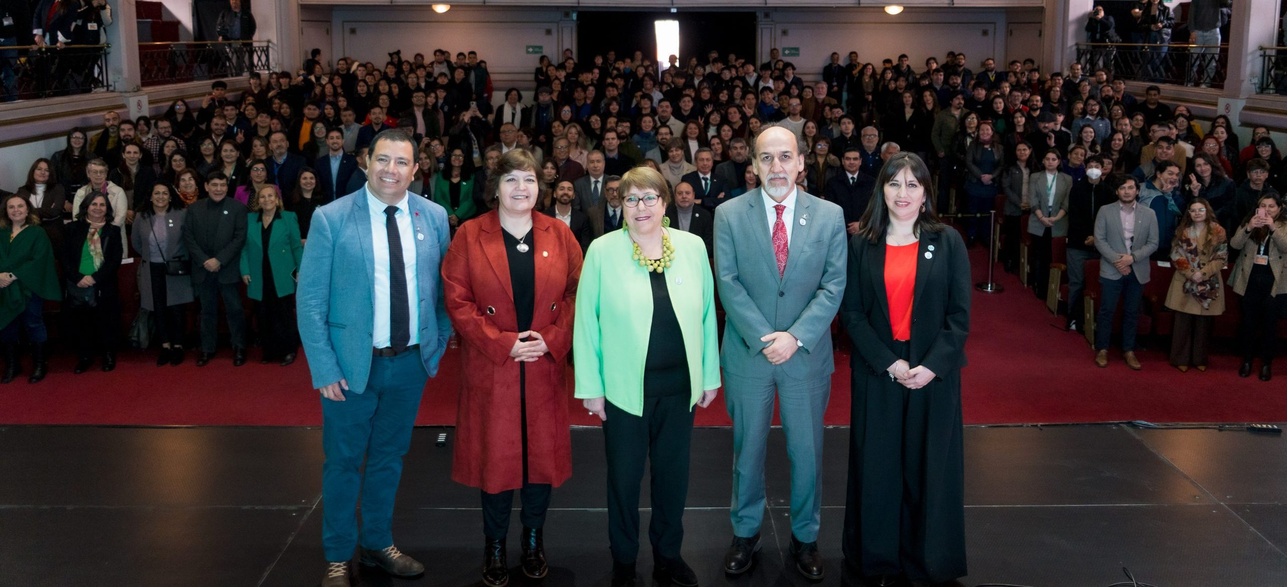 Michelle Bachelet junto a autoridades y comunidad universitaria en la conmemoración de los diez años del PACE en la USACH